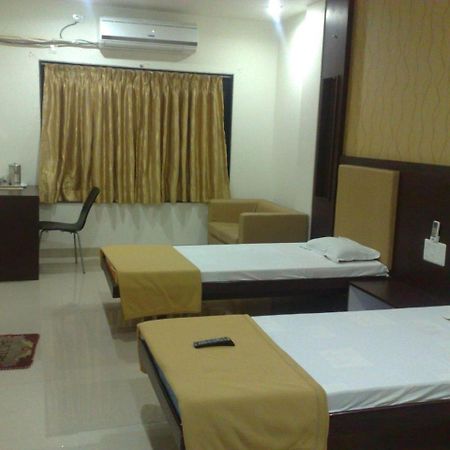Hotel Sangram Palace Shirur Dış mekan fotoğraf