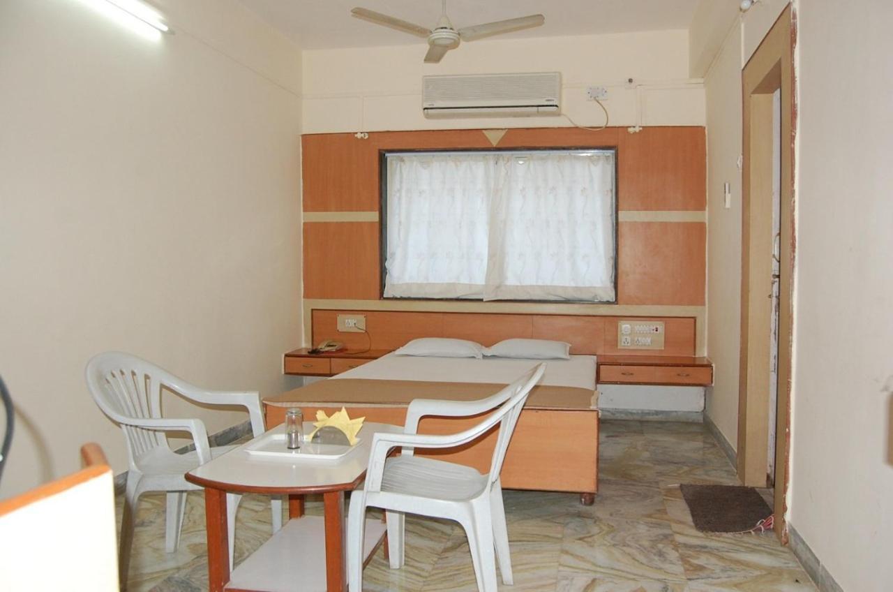 Hotel Sangram Palace Shirur Dış mekan fotoğraf