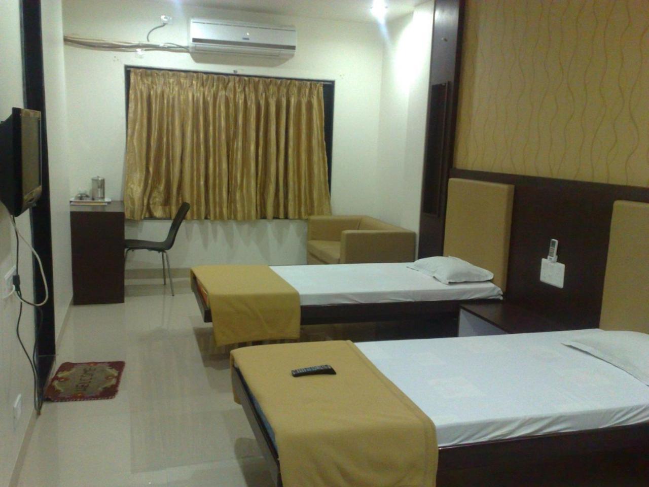 Hotel Sangram Palace Shirur Dış mekan fotoğraf